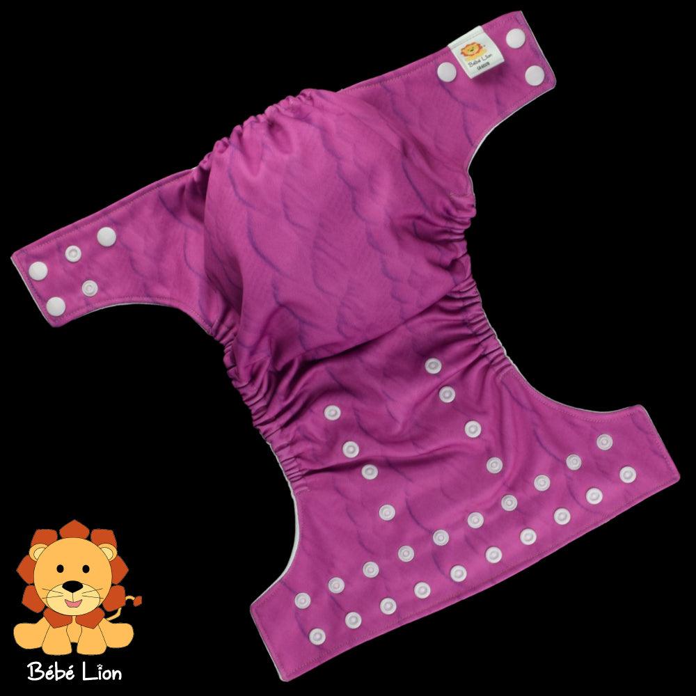 BEBE LION | Couche lavable à poche | taille unique | Ma petite laine | Fuchsia (LIQUIDATION VENTE FINALE- L'IMPRESSION EST UN PEU PÂLE)