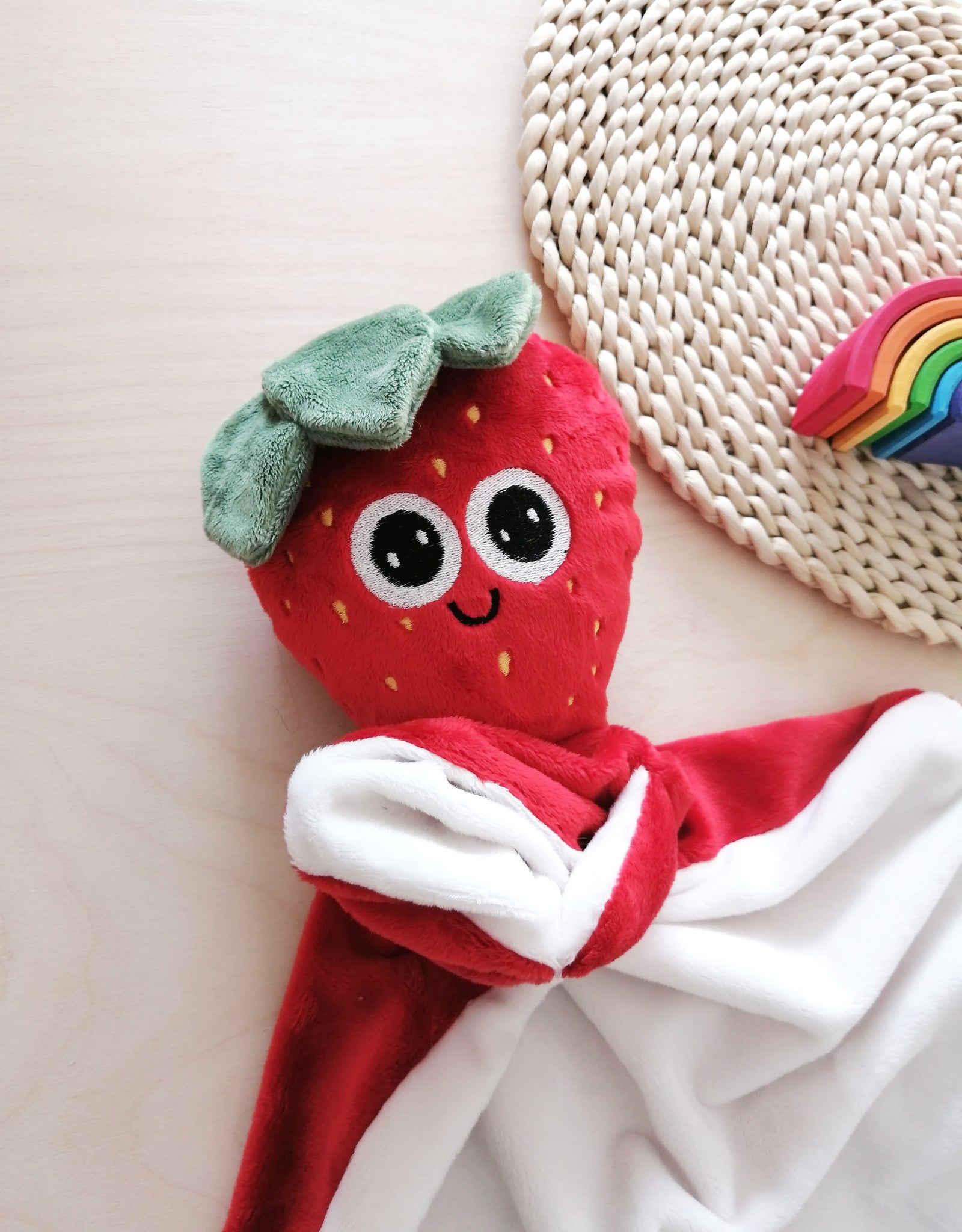 Veille sur toi | Doudou | Marie-Antoinette, la fraise