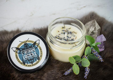 L'ATTRAPE LUCIOLE | Bougie de cire de soya écologique | Lavande et Eucalyptus (L'ensorcelé)
